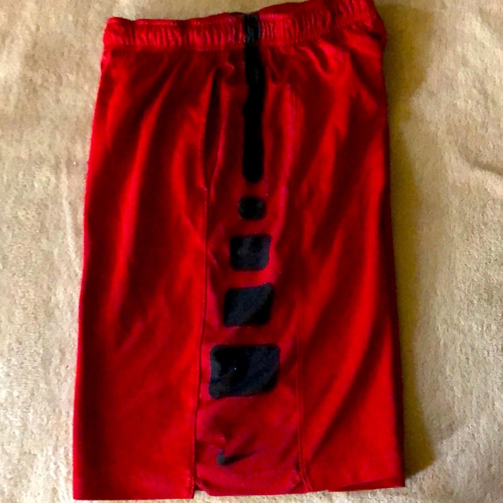 Nike Elite Boys shorts L